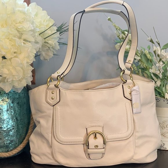 Coach Handbags - NWT Coach Leather Ivory Campbell Purse
